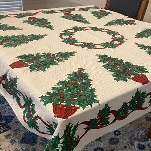 Wilton Court Holly Tree Christmas Square Table Cloth 51” x 54”